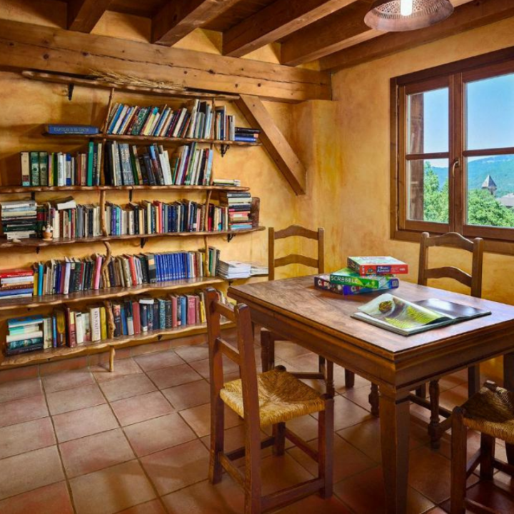 Rural Mountain Treehouse